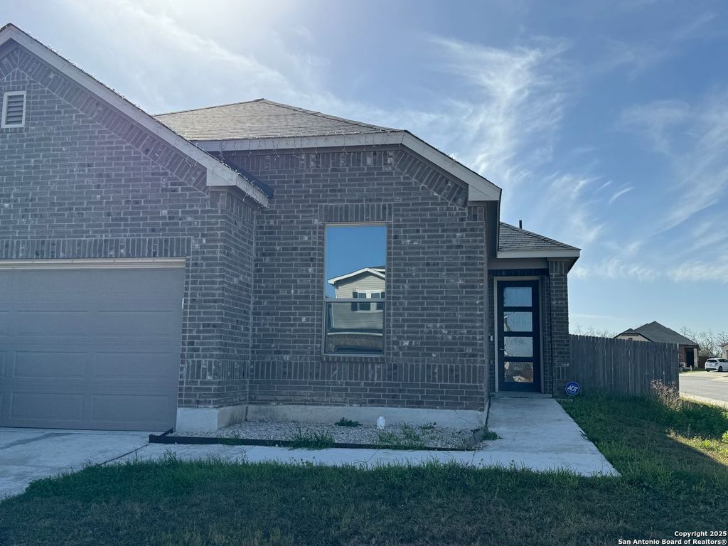 1002 Galapagos, San Antonio, TX 78214