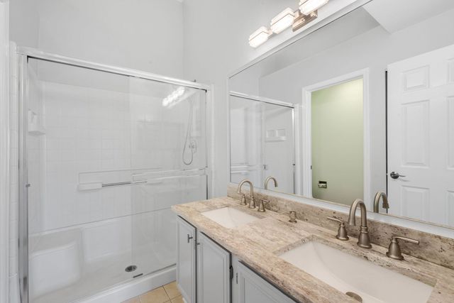 160 Fairfield Lane, Carol Stream, IL 60188