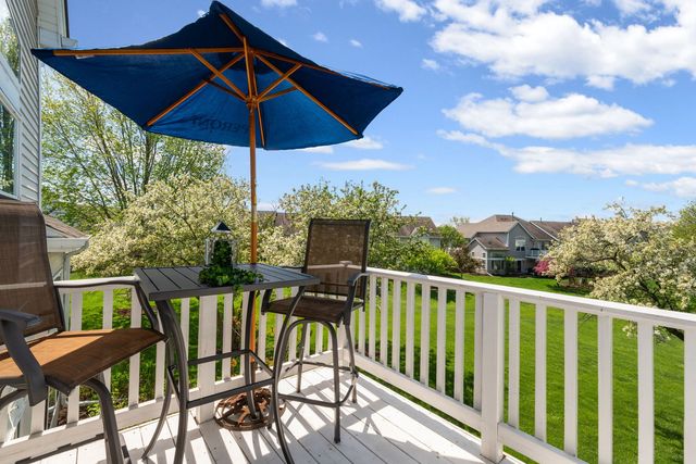 160 Fairfield Lane, Carol Stream, IL 60188