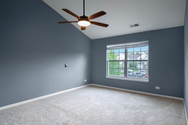 160 Fairfield Lane, Carol Stream, IL 60188