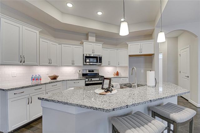 2433 Albemarle Court, Winston-salem, NC 27106