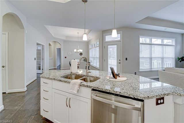 2433 Albemarle Court, Winston-salem, NC 27106