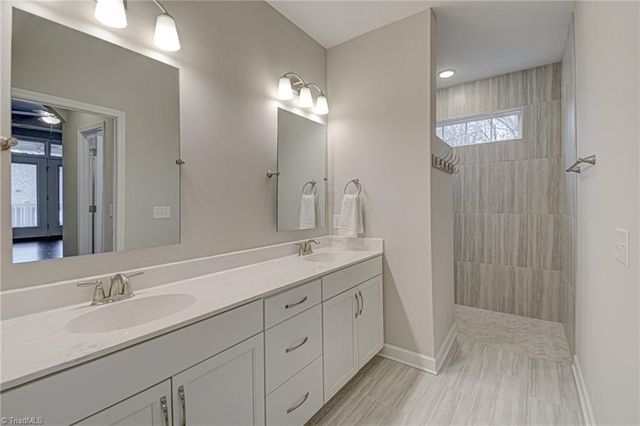 2433 Albemarle Court, Winston-salem, NC 27106