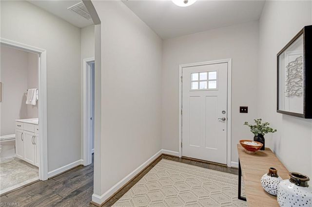 2433 Albemarle Court, Winston-salem, NC 27106