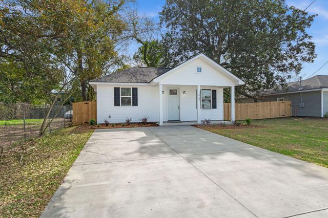 1937 Token Street, North Charleston, SC 29405