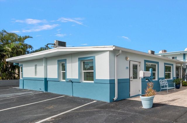 16 PARADISE LANE 101, St Petersburg, FL 33706