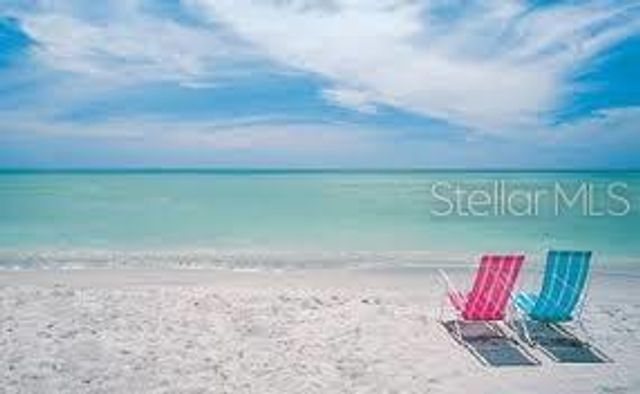 16 PARADISE LANE 101, St Petersburg, FL 33706