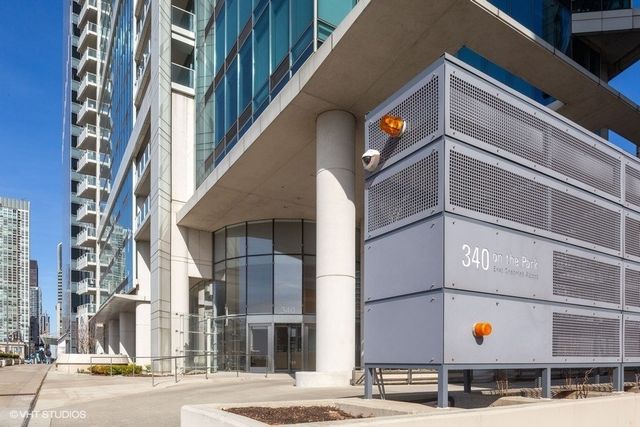 340 E RANDOLPH Street 905, Chicago, IL 60601