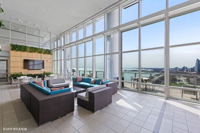 340 E RANDOLPH Street 905, Chicago, IL 60601