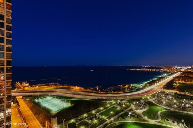 340 E RANDOLPH Street 905, Chicago, IL 60601