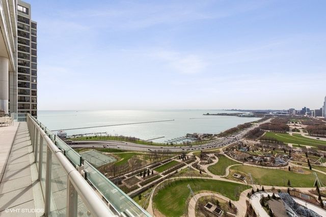 340 E RANDOLPH Street 905, Chicago, IL 60601