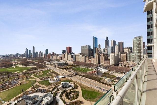 340 E RANDOLPH Street 905, Chicago, IL 60601