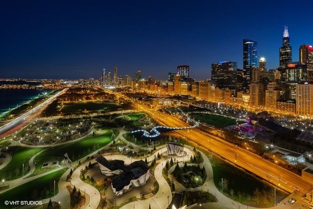 340 E RANDOLPH Street 905, Chicago, IL 60601