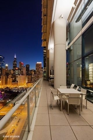 340 E RANDOLPH Street 905, Chicago, IL 60601