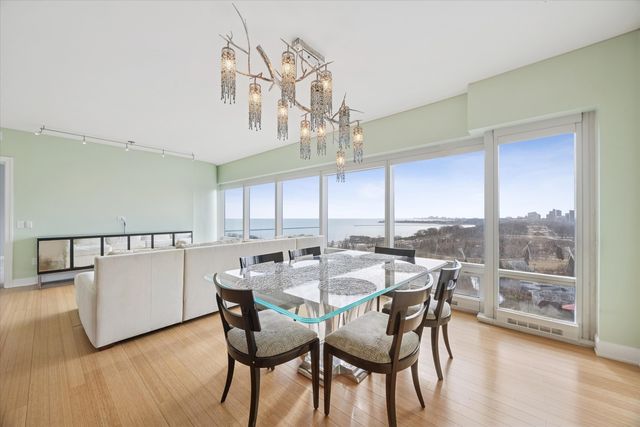 340 E RANDOLPH Street 905, Chicago, IL 60601