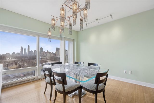 340 E RANDOLPH Street 905, Chicago, IL 60601