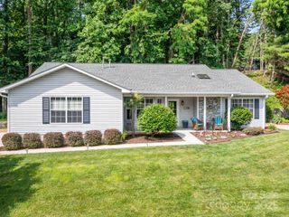 670 New Village Drive, Hendersonville, NC 28791