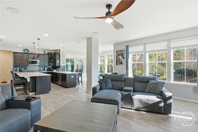 18 Minning Loop, Richmond Hill, GA 31324