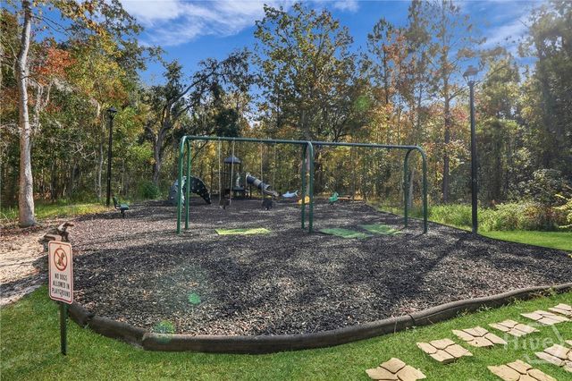 18 Minning Loop, Richmond Hill, GA 31324