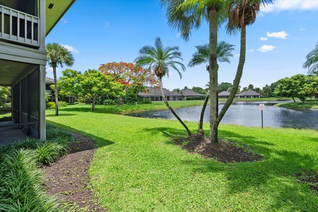 11842 Pebblewood Drive 102, Wellington, FL 33414