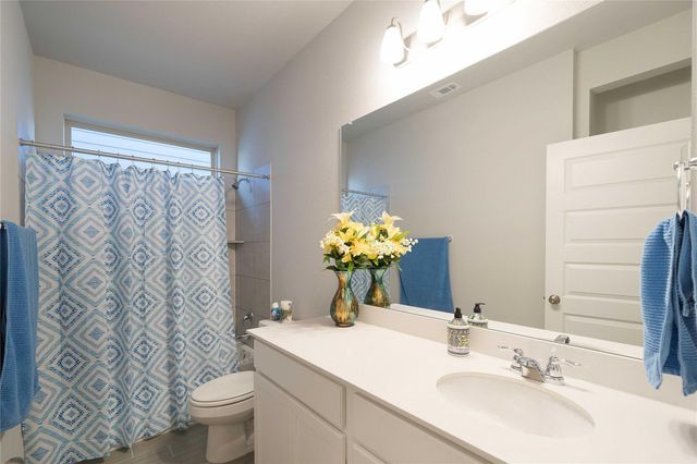 140 Drifter LN, Jarrell, TX 76537
