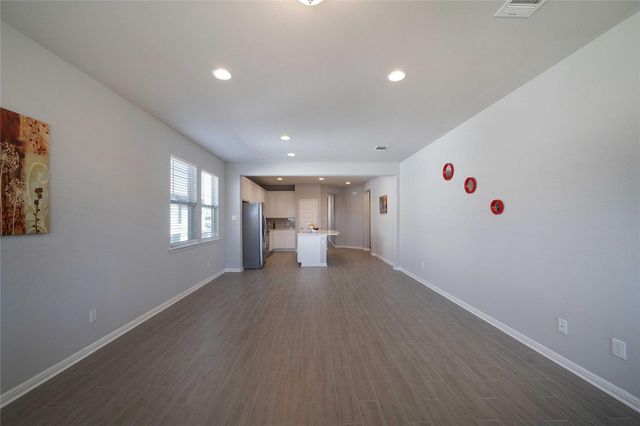 140 Drifter LN, Jarrell, TX 76537