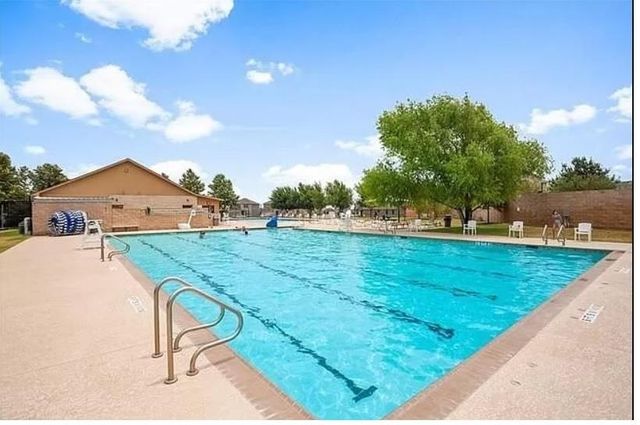 140 Drifter LN, Jarrell, TX 76537