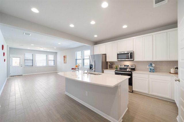 140 Drifter LN, Jarrell, TX 76537