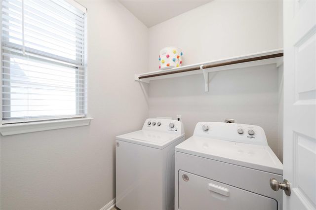 140 Drifter LN, Jarrell, TX 76537