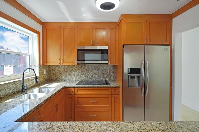 1239 SW 22nd Ave, Miami, FL 33135