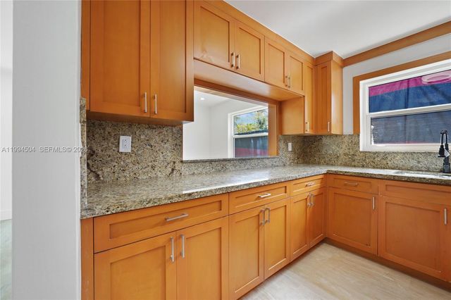 1239 SW 22nd Ave, Miami, FL 33135