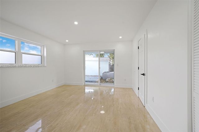 1239 SW 22nd Ave, Miami, FL 33135