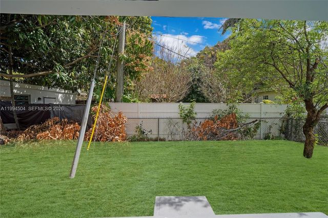 1239 SW 22nd Ave, Miami, FL 33135