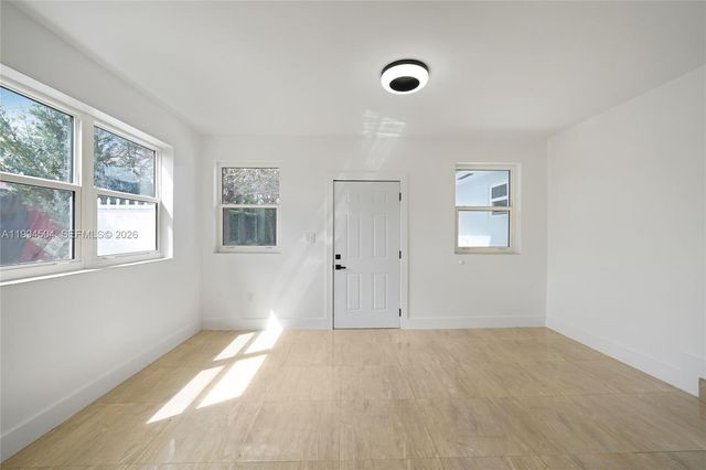 1239 SW 22nd Ave, Miami, FL 33135