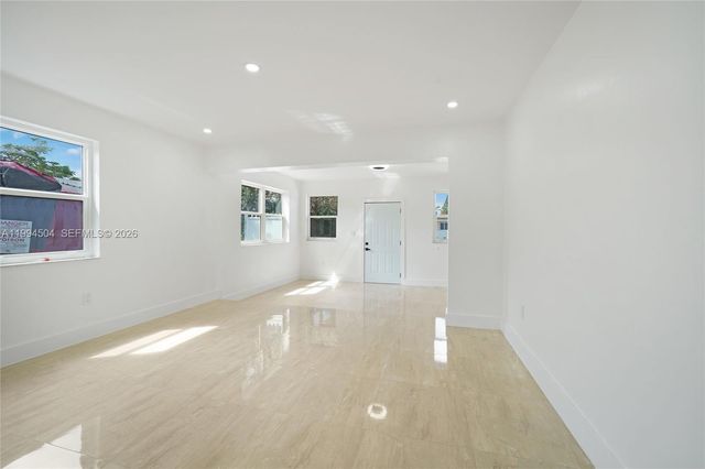 1239 SW 22nd Ave, Miami, FL 33135