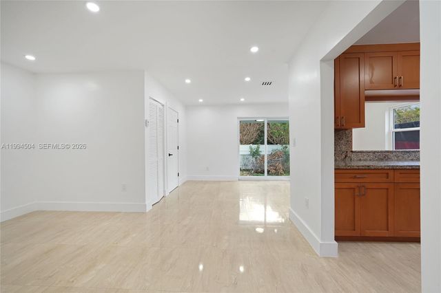 1239 SW 22nd Ave, Miami, FL 33135