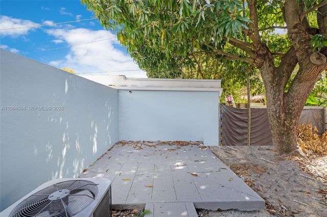 1239 SW 22nd Ave, Miami, FL 33135