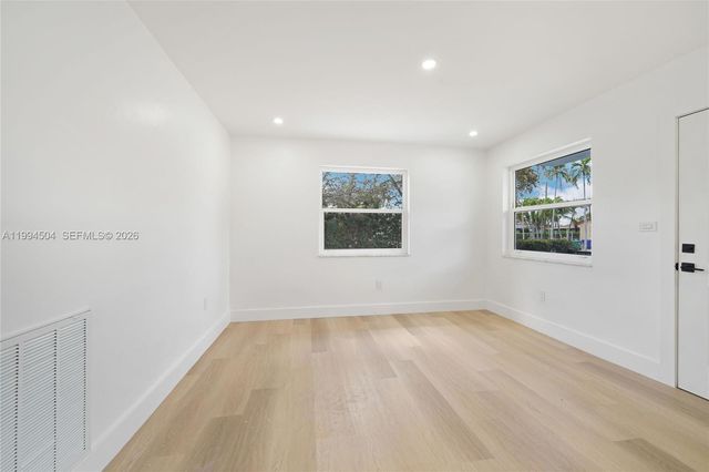 1239 SW 22nd Ave, Miami, FL 33135