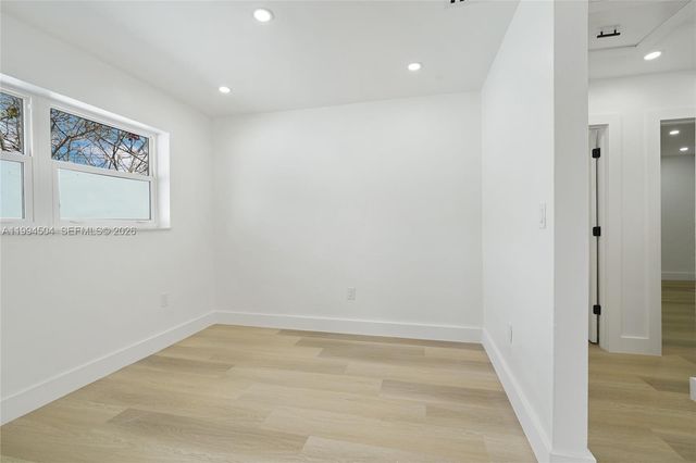 1239 SW 22nd Ave, Miami, FL 33135