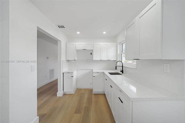 1239 SW 22nd Ave, Miami, FL 33135