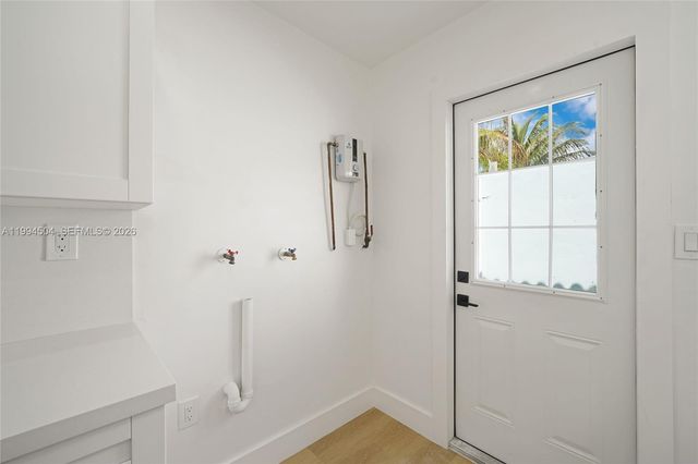 1239 SW 22nd Ave, Miami, FL 33135