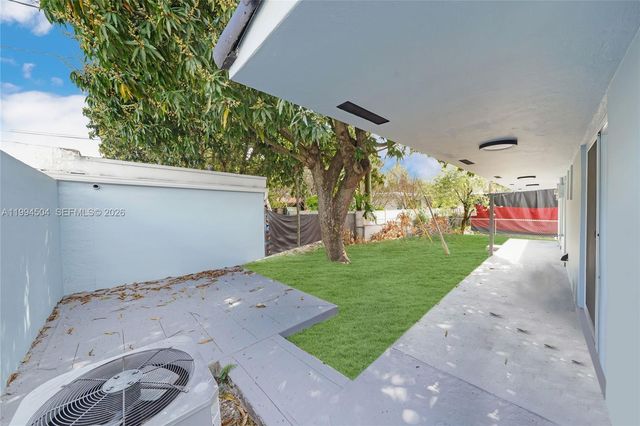 1239 SW 22nd Ave, Miami, FL 33135