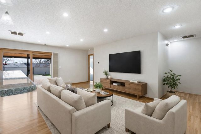 7121 Lisa Court NE, Albuquerque, NM 87110