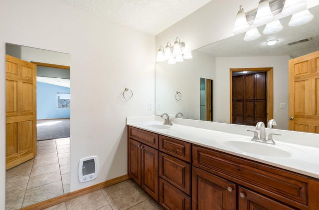 7121 Lisa Court NE, Albuquerque, NM 87110