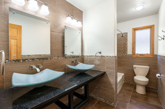 7121 Lisa Court NE, Albuquerque, NM 87110