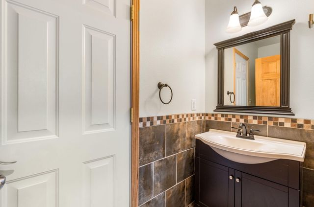 7121 Lisa Court NE, Albuquerque, NM 87110