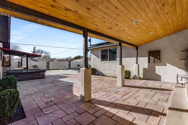 7121 Lisa Court NE, Albuquerque, NM 87110