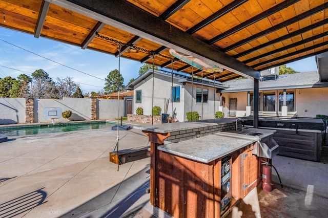 7121 Lisa Court NE, Albuquerque, NM 87110