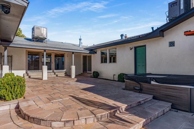 7121 Lisa Court NE, Albuquerque, NM 87110