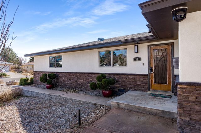 7121 Lisa Court NE, Albuquerque, NM 87110